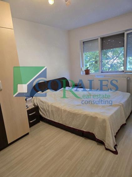 Apartament cu 3 camere semidecomandat, mobilat în Circumvalațiunii