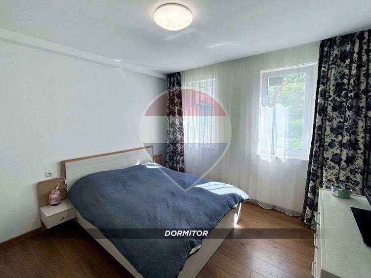 Apartament cu 3 camere decomandat, mobilat în Valea Roșie