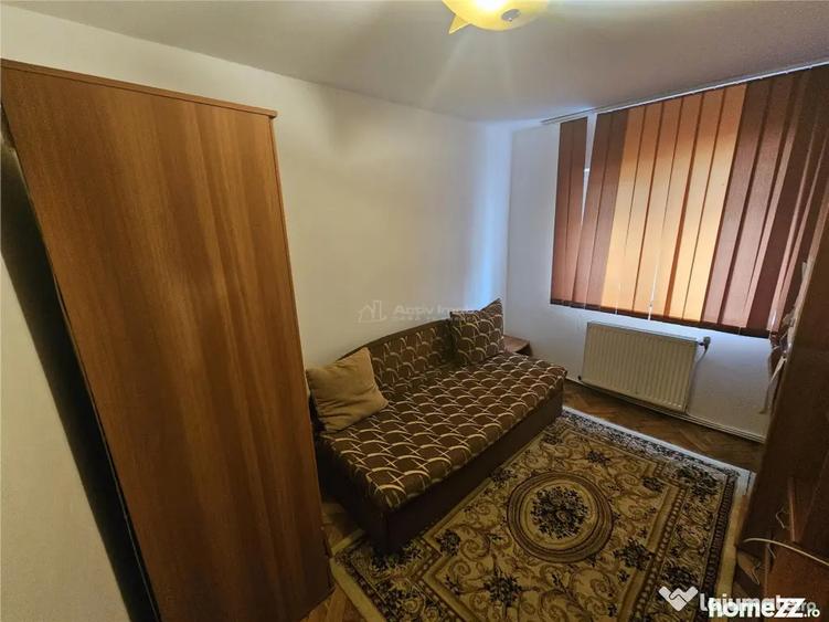 Apartament cu 3 camere decomandat, mobilat în Micro IV