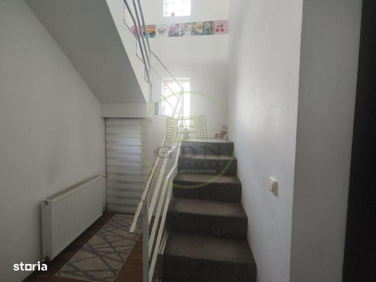 Casă cu 4 camere în Șimnicu de Jos