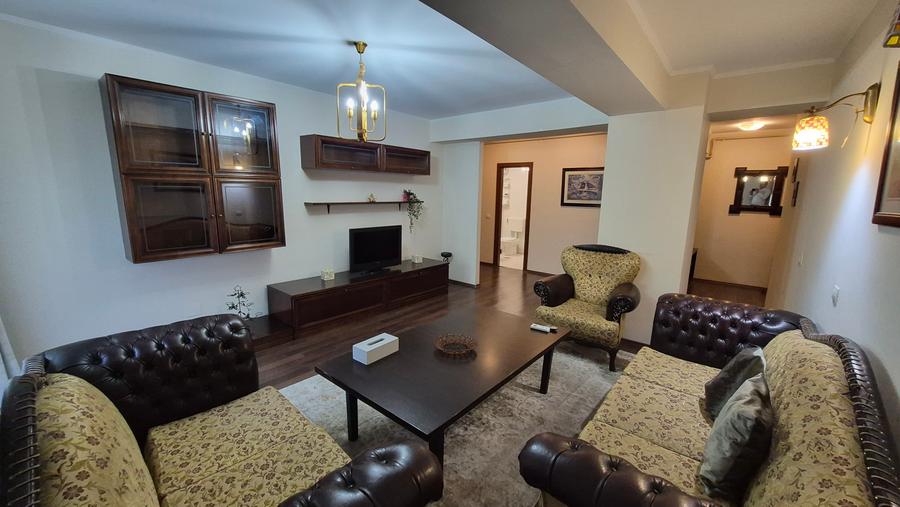 Apartament cu 3 camere decomandat în Herăstrău