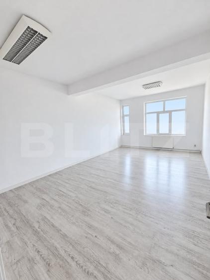 Spațiu comercial, de 200 mp, în Florești