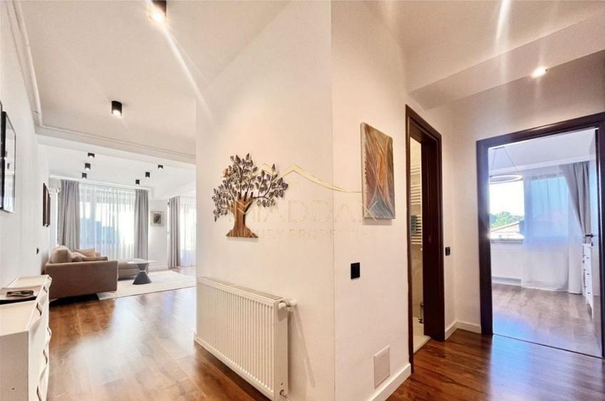Apartament cu 3 camere, mobilat în Parcul Carol