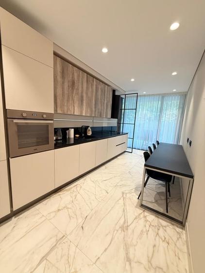 Apartament cu 4 camere decomandat, mobilat în Primăverii