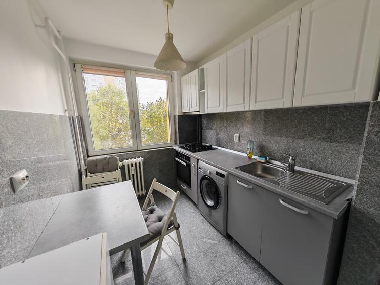 Apartament cu 2 camere decomandat în Bucur Obor