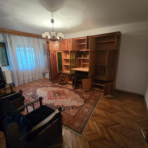 Apartament cu 3 camere decomandat, mobilat în Zimbru