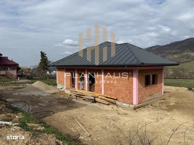 Casă cu 4 camere cu Teren 600 Mp în Central