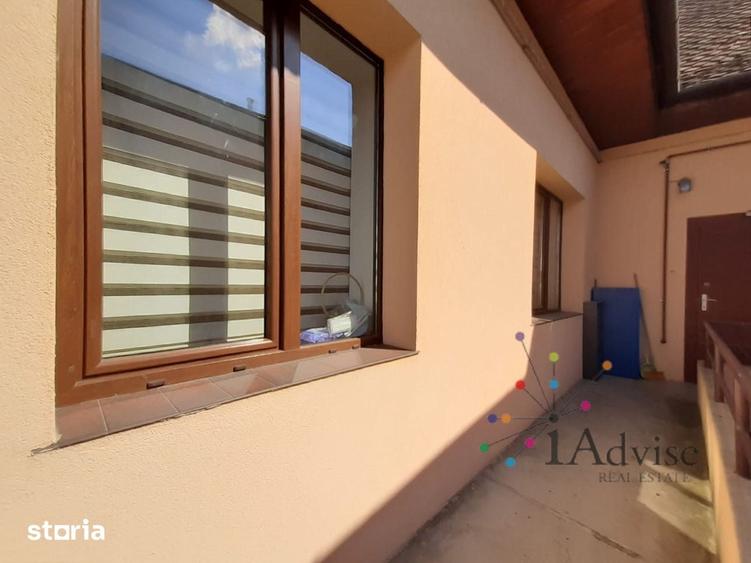 Apartament cu 3 camere semidecomandat în Centrul Istoric
