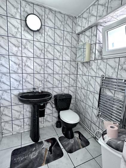 Apartament cu 4 camere decomandat, mobilat în Cetate