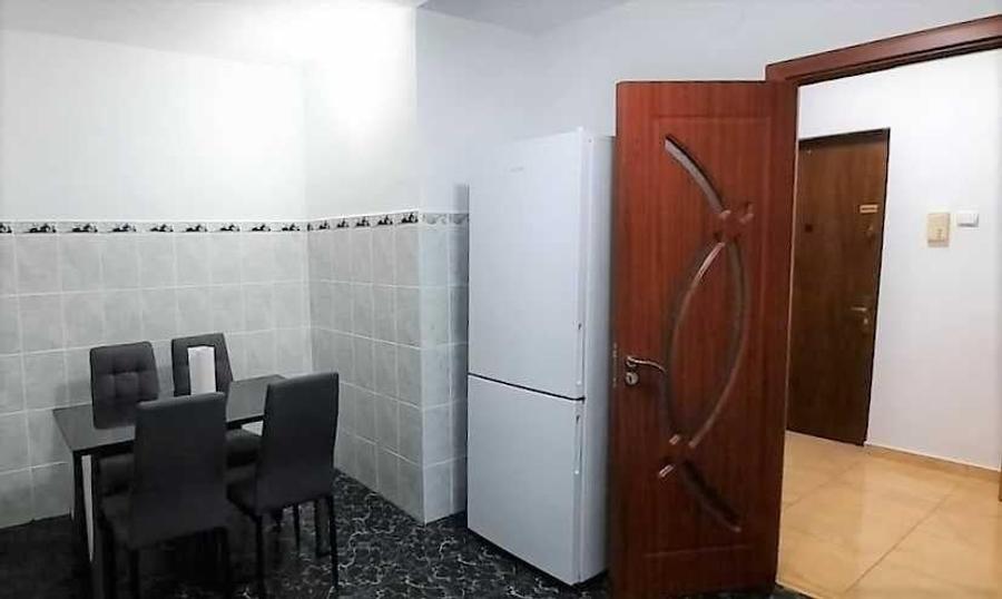 Apartament cu 2 camere decomandat în Doamna Ghica
