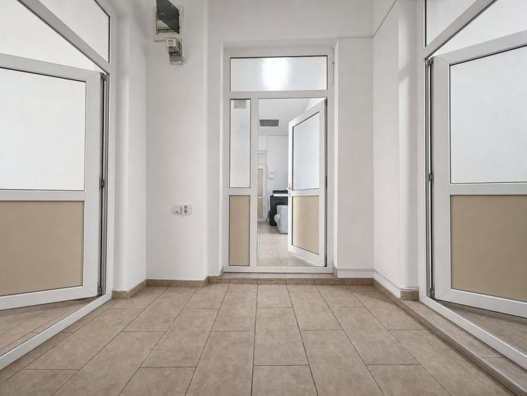 Casă individuală cu 14 camere cu Canalizare în Tomis Mall