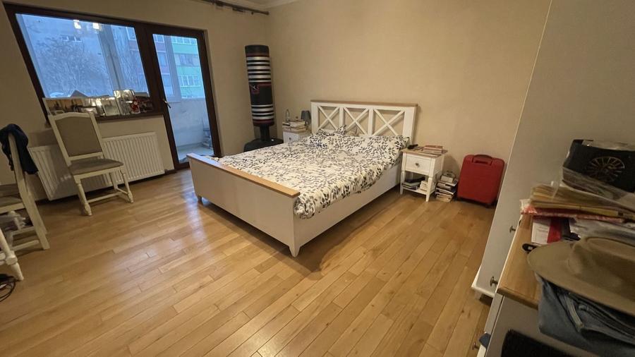 Apartament cu 4 camere decomandat, mobilat în Matei Basarab