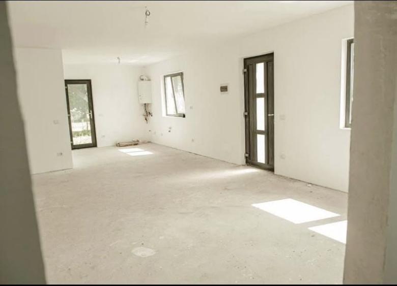 Casă cu 3 camere în Horia