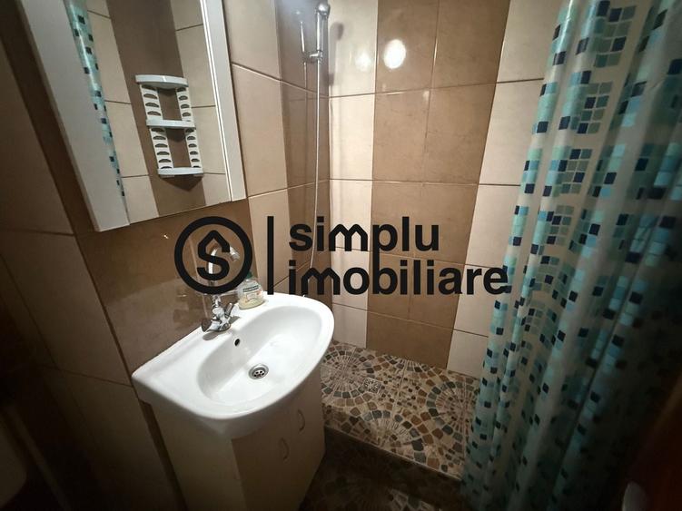 Apartament cu 3 camere semidecomandat, mobilat în Craiovița Nouă
