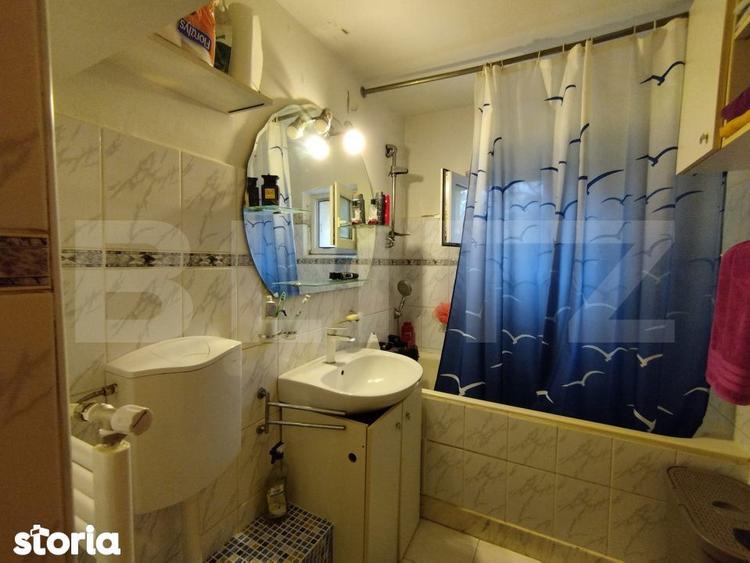 Apartament cu 3 camere decomandat în Nicolina