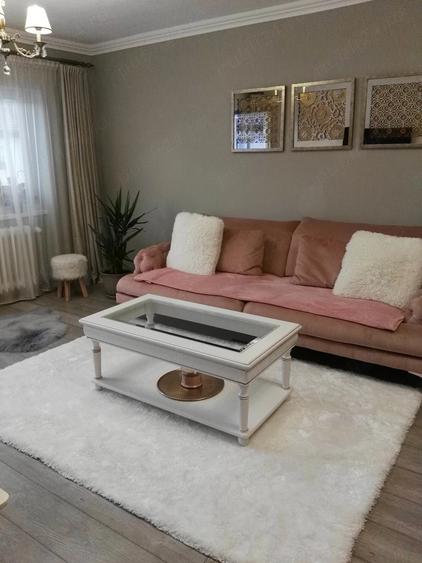 Apartament cu 4 camere decomandat în Ștefan cel Mare