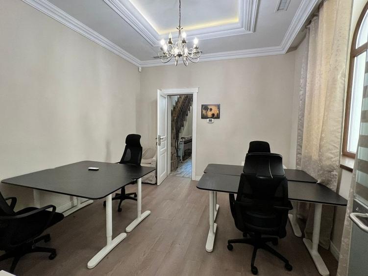 Casă individuală cu 8 camere cu Canalizare în Unirii