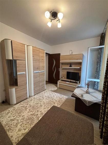 Apartament cu 2 camere decomandat în Valea Adâncă