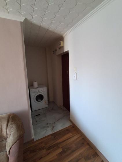 Garsonieră decomandată în Rogerius