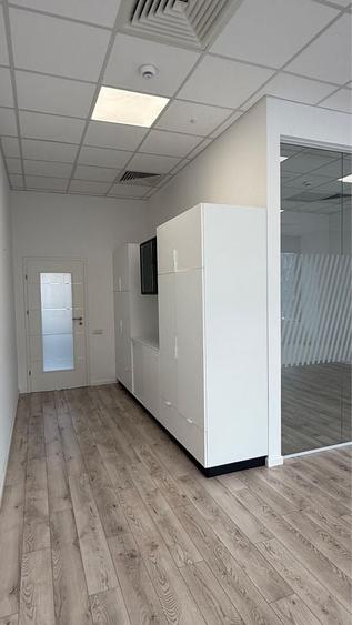 Spațiu comercial, de 350 mp, în Central