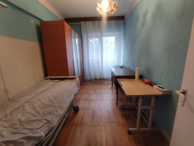 Apartament cu 3 camere decomandat, mobilat în Nicolina