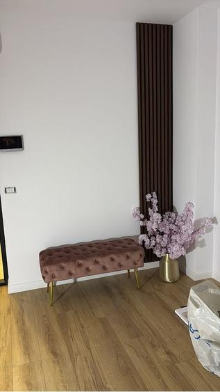 Inchiriere camera in salon - 1
