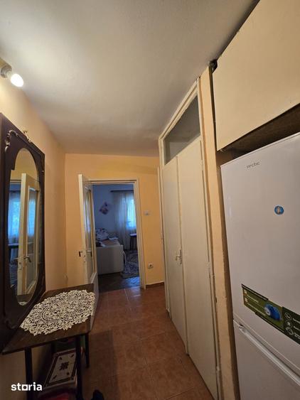 Garsonieră decomandată în Est