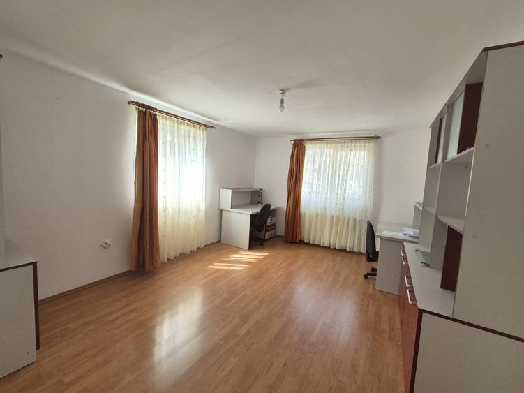 Casă individuală cu 3 camere cu Teren 340 Mp în Central