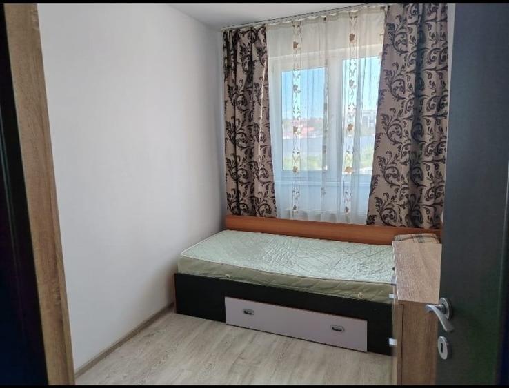Apartament cu 3 camere semidecomandat în George Enescu