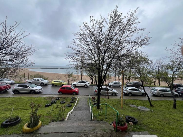 Apartament cu 3 camere decomandat, mobilat în Faleza Nord — fotografia 2