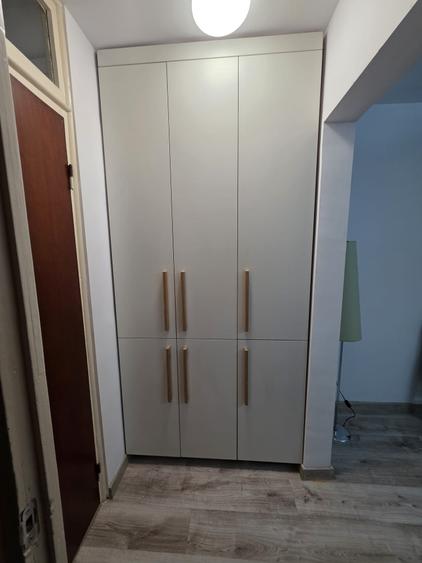Apartament cu 2 camere semidecomandat în P-ța Reșița