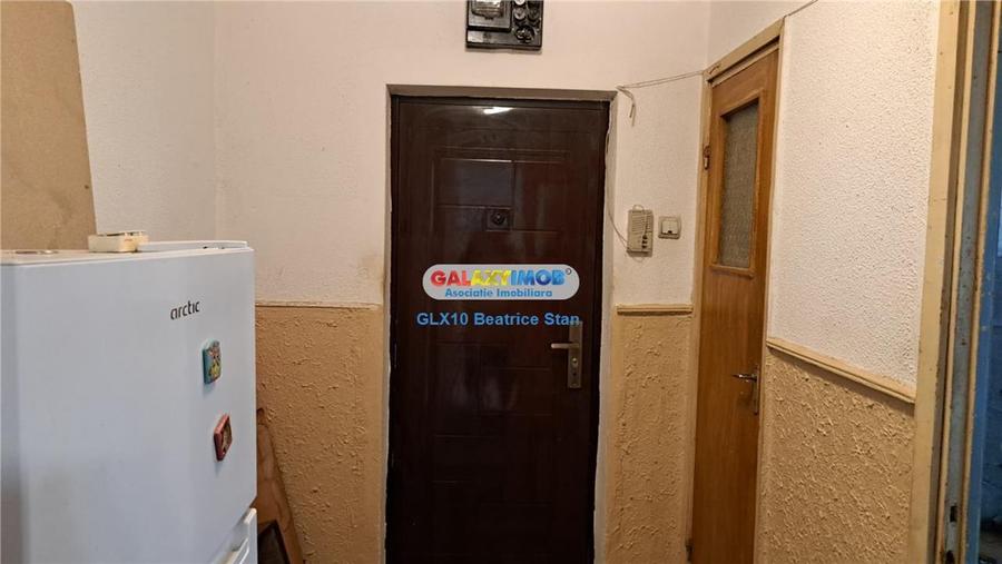 Apartament cu 3 camere decomandat în Drumul Taberei
