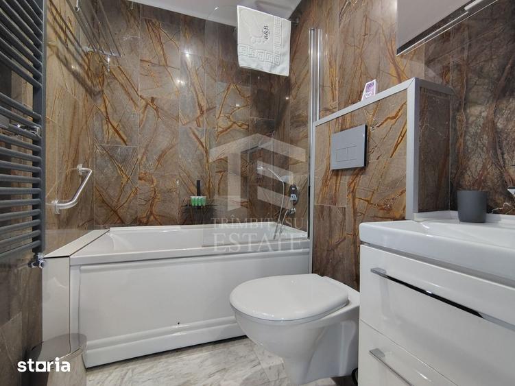 Apartament cu 3 camere decomandat în Piața