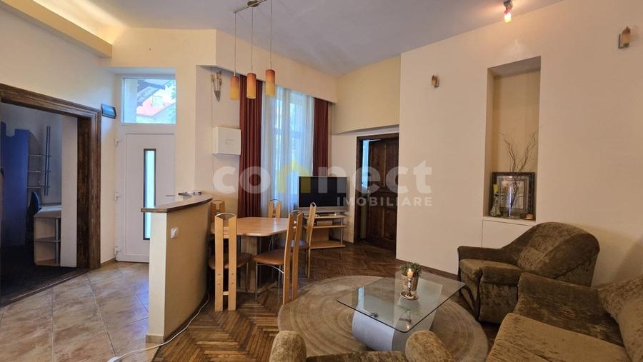 Apartament cu 3 camere semidecomandat, mobilat în Central
