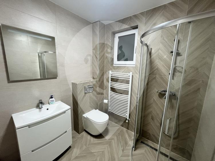 Duplex cu 3 camere cu Canalizare în Stupini