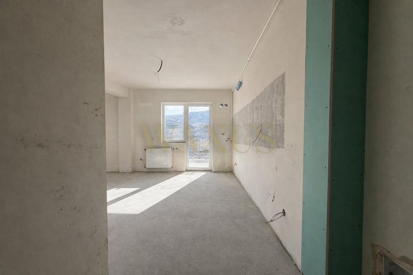 Apartament cu 3 camere semidecomandat în Florești — fotografia 3