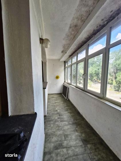 Apartament cu 3 camere decomandat în Grivița