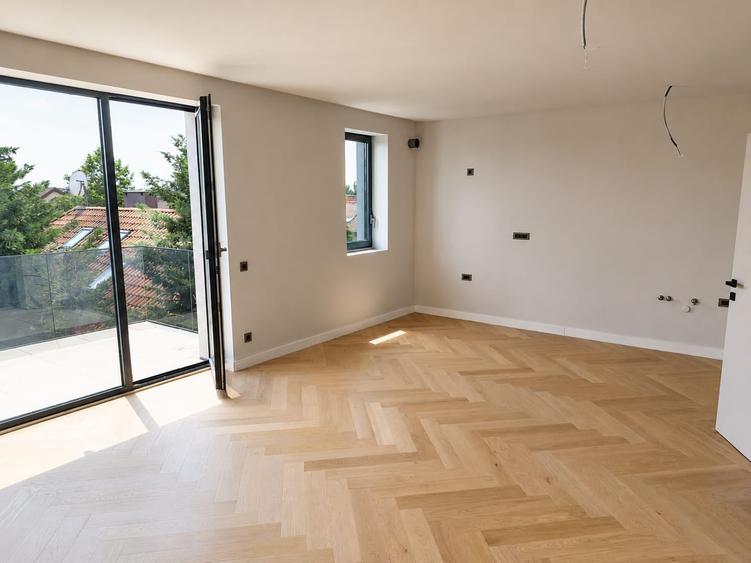Apartament cu 3 camere în Iancu Nicolae