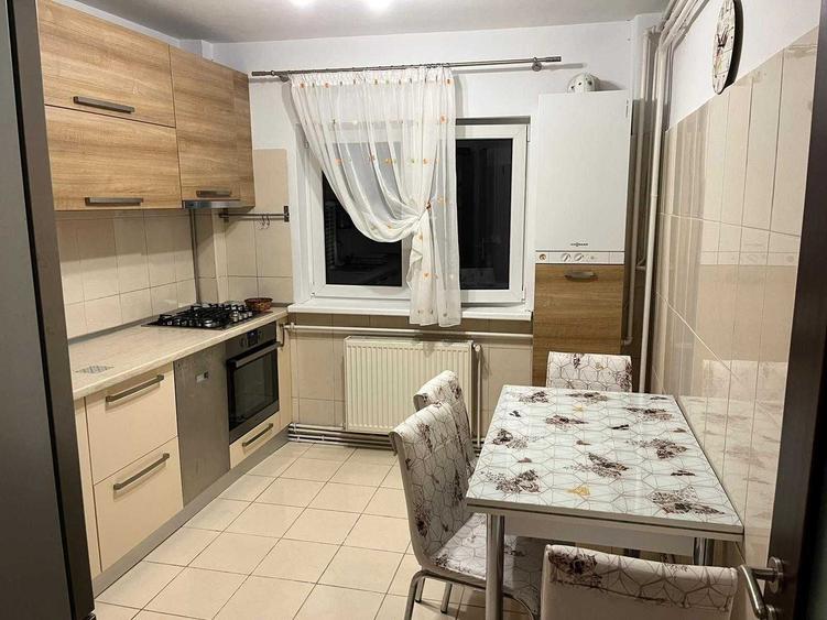Apartament cu 3 camere decomandat în Militari