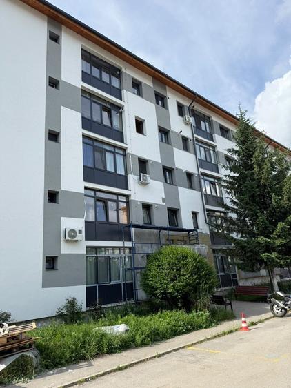 Apartament cu 2 camere decomandat în Domnești