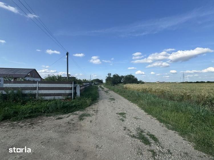 Teren de 9300 mp, în Central