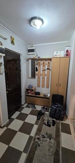 Apartament cu 3 camere decomandat, mobilat în Km 4-5