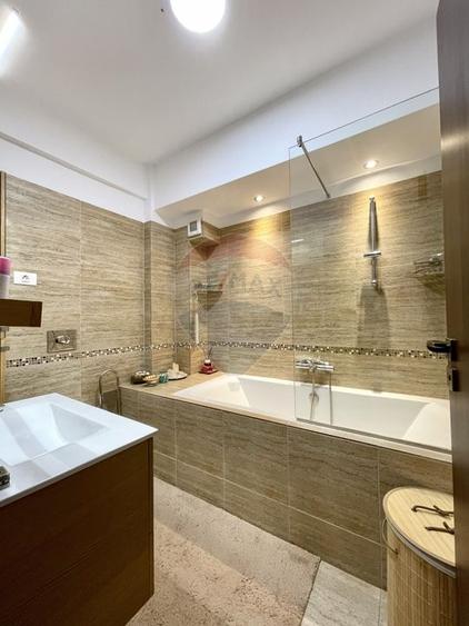 Apartament cu 3 camere de închiriat - 3