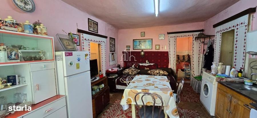 Casă cu 3 camere cu Canalizare în Central