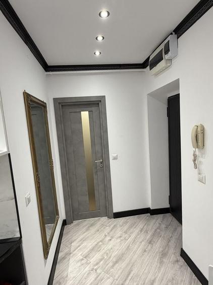 Apartament cu 3 camere decomandat în Ștefan cel Mare