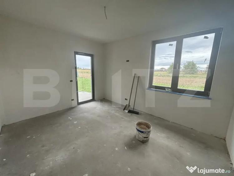 Casă cu 4 camere cu Teren 300 Mp în Vetiș