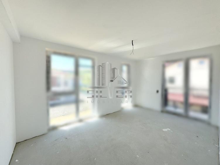 Duplex cu 5 camere cu Canalizare în Chinteni