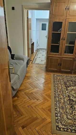 Apartament cu 3 camere decomandat în Titan