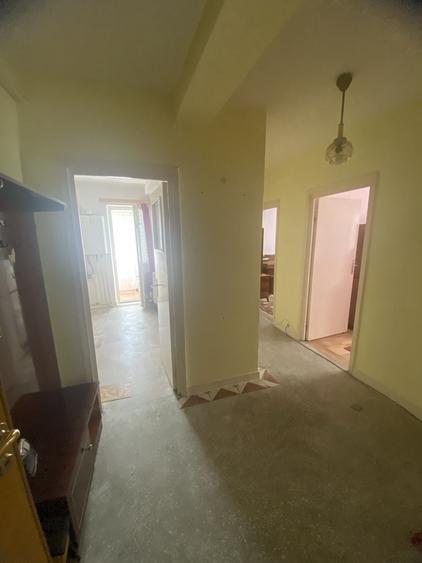 Apartament cu 3 camere decomandat în Târgu Ocna