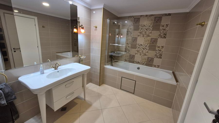 Apartament cu 3 camere decomandat în Kiseleff